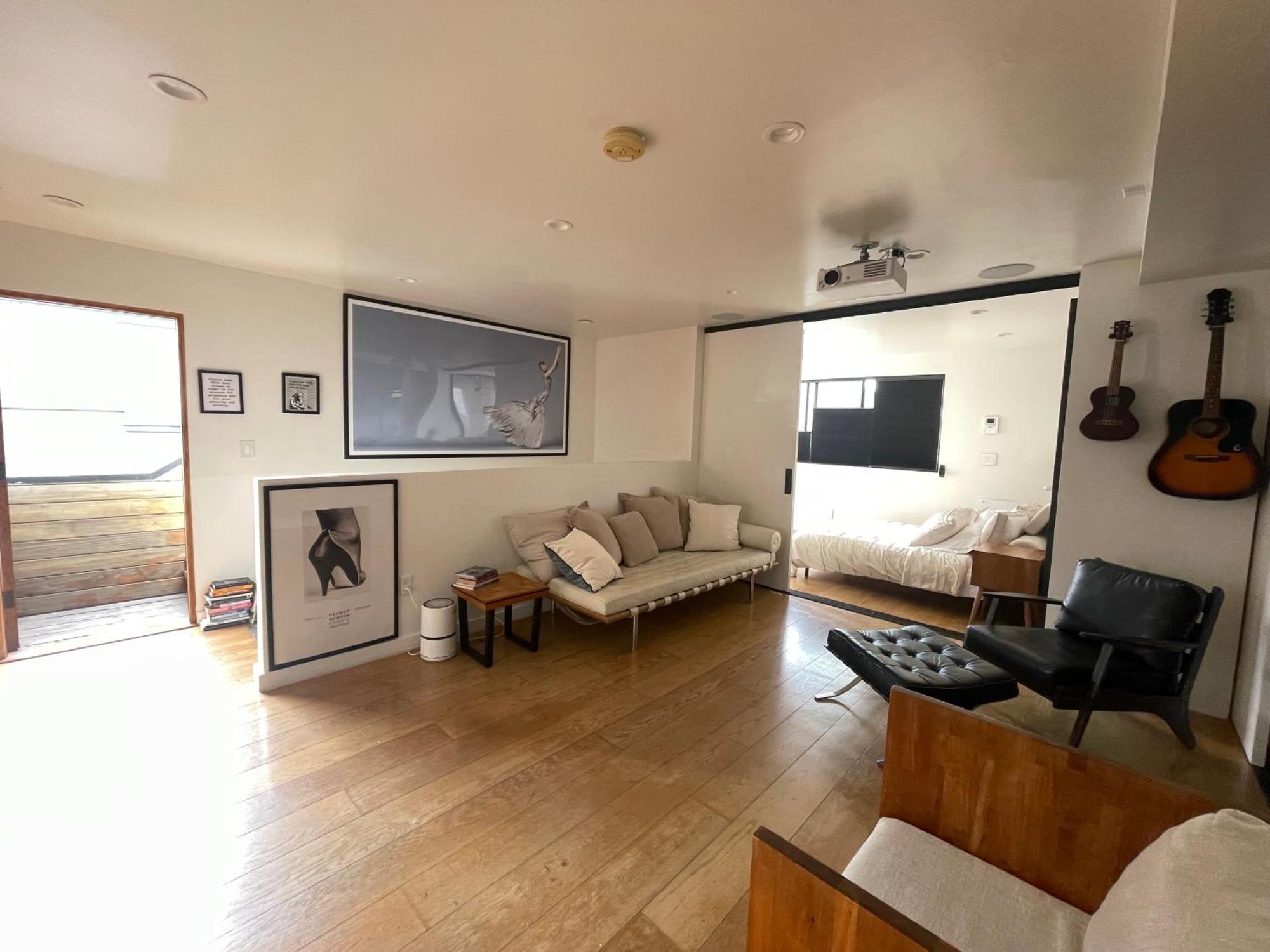 Venice Beach Studio With Large Private Patio Steps To The Beach Los Angeles Exterior photo