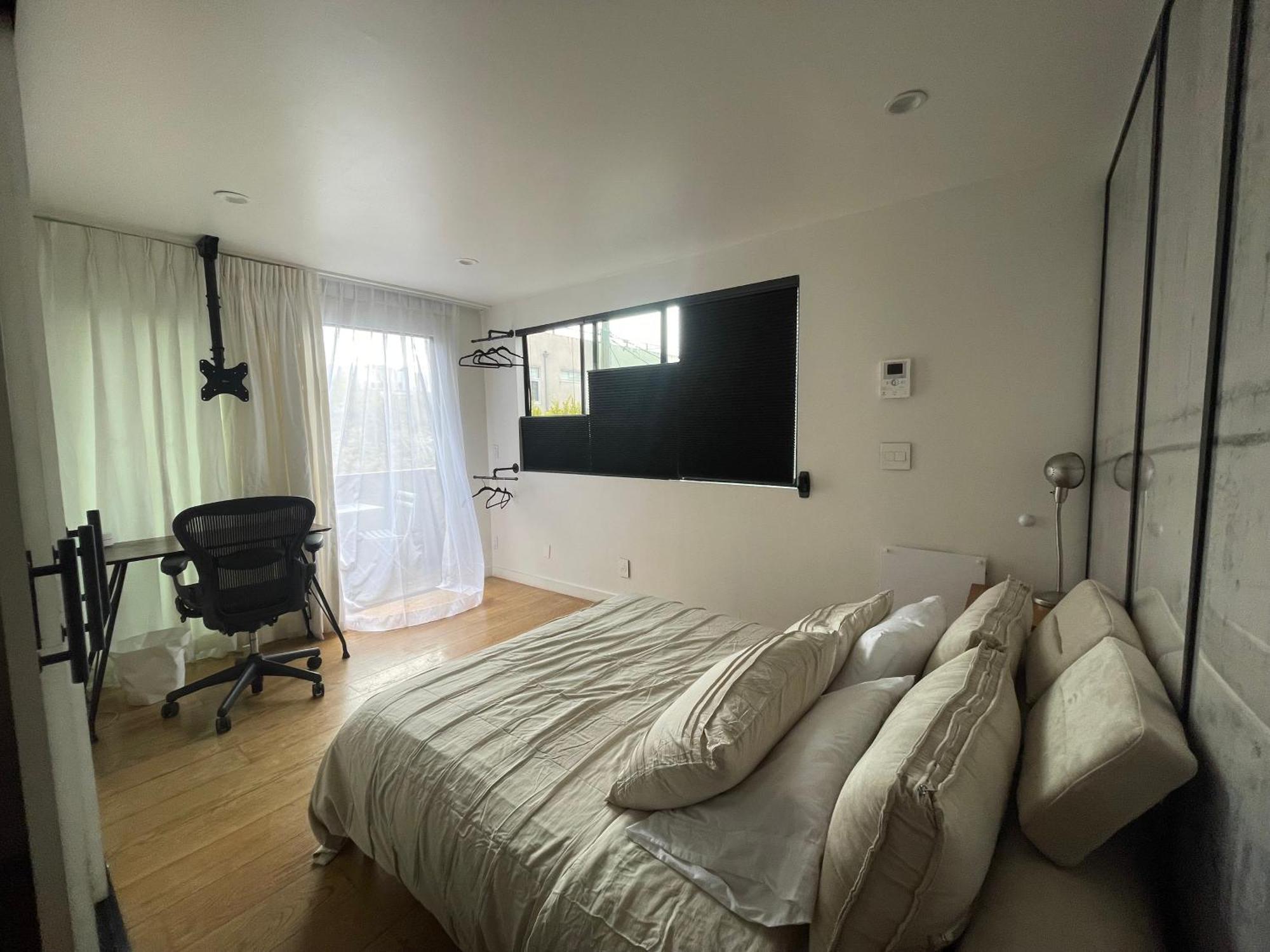 Venice Beach Studio With Large Private Patio Steps To The Beach Los Angeles Exterior photo