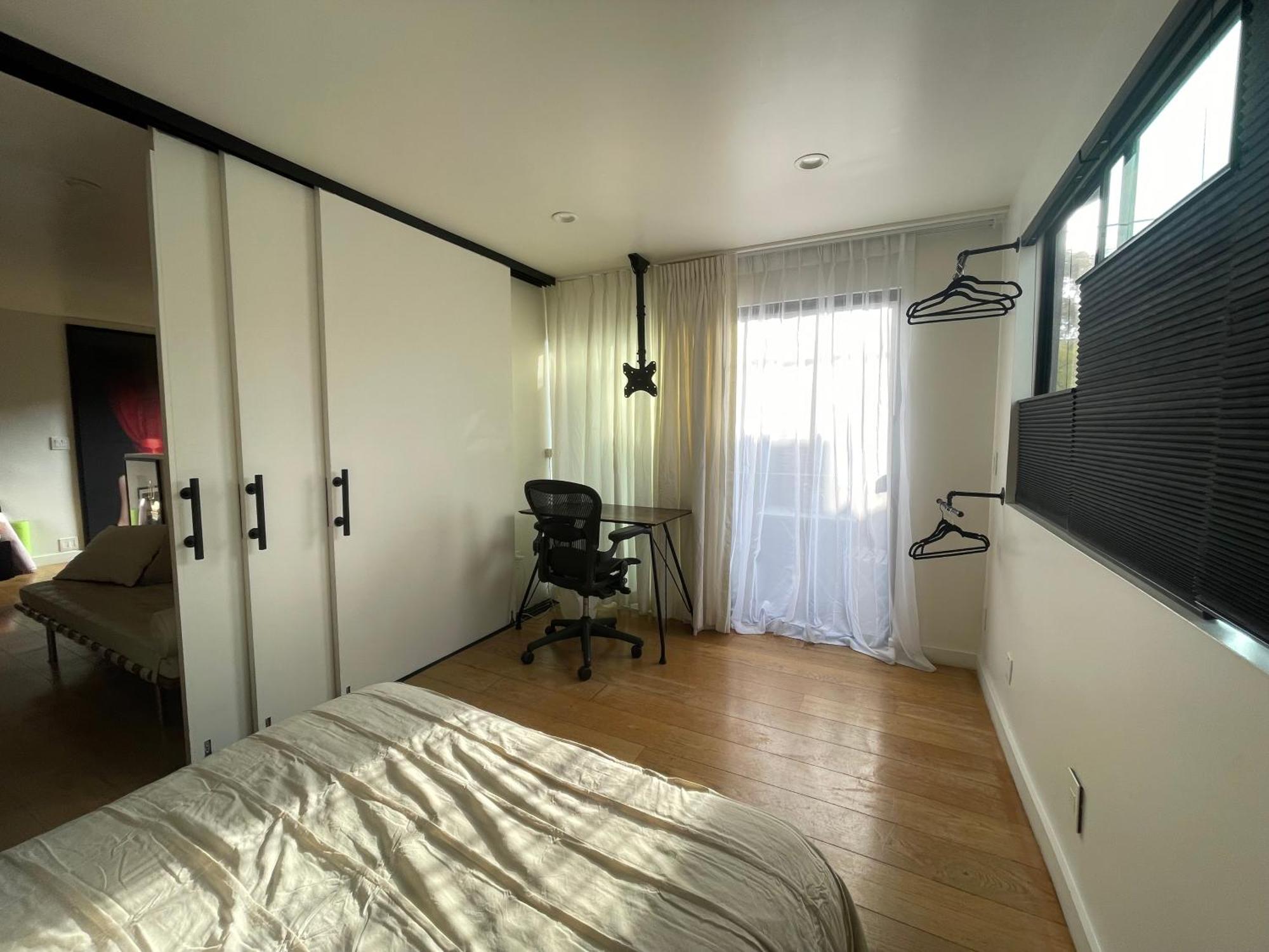 Venice Beach Studio With Large Private Patio Steps To The Beach Los Angeles Exterior photo