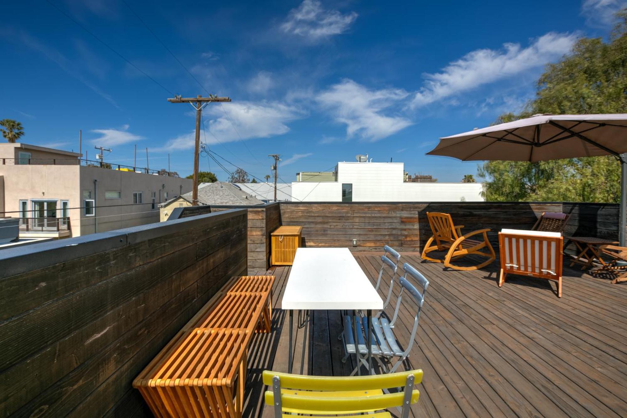 Venice Beach Studio With Large Private Patio Steps To The Beach Los Angeles Exterior photo