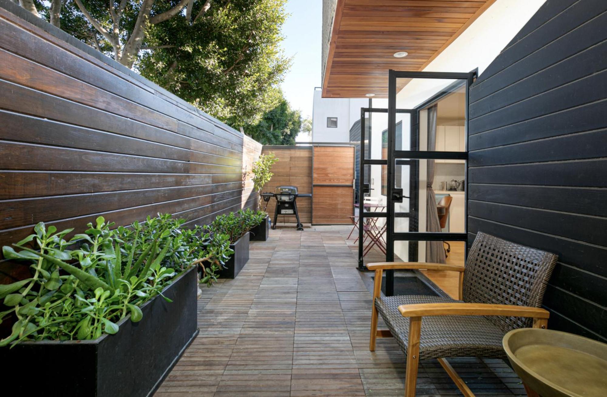 Venice Beach Studio With Large Private Patio Steps To The Beach Los Angeles Exterior photo